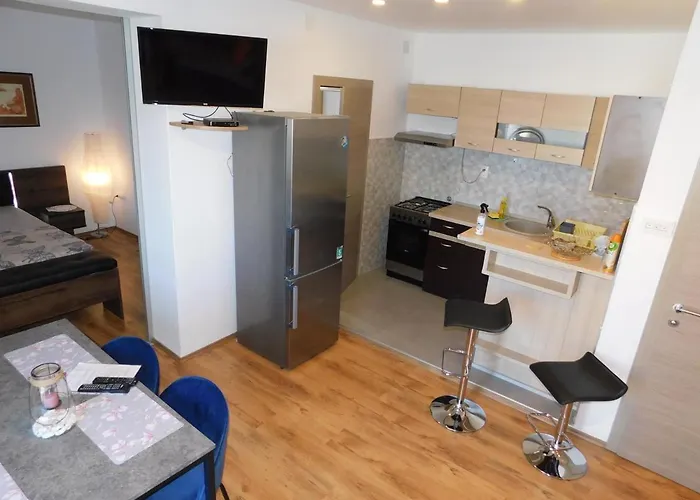 Jacky / Sea View Μακάρσκα