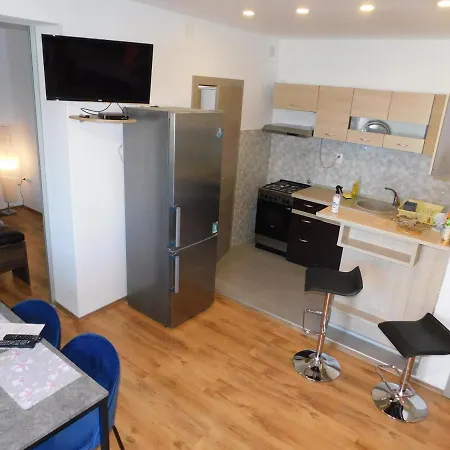 Jacky / Sea View Makarska