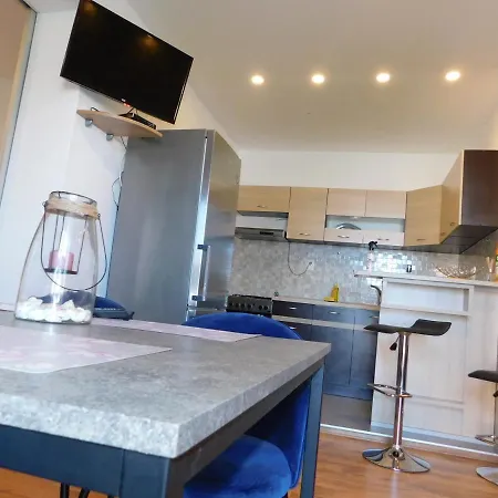 Jacky / Sea View Apartman